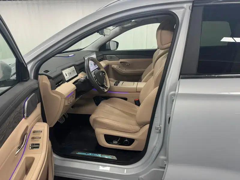 Jetour Mountain & Sea L9 2025 1.5TD DHT Six-Seat Flagship Edition — миниатюра 17