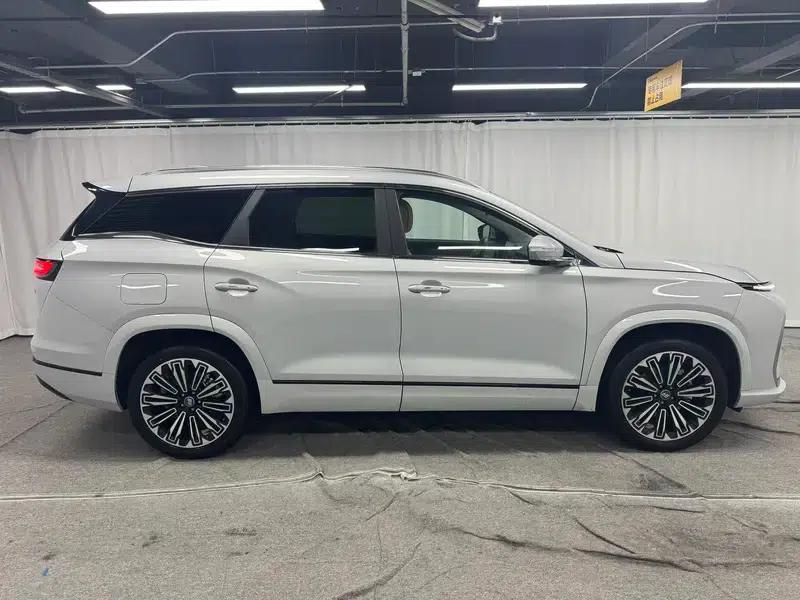 Jetour Mountain & Sea L9 2025 1.5TD DHT Six-Seat Flagship Edition — миниатюра 8