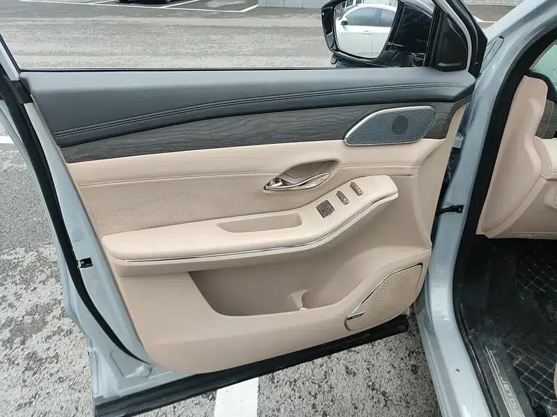 Jetour Mountain & Sea L9 2025 1.5TD DHT Six-Seat Flagship Edition — миниатюра 16