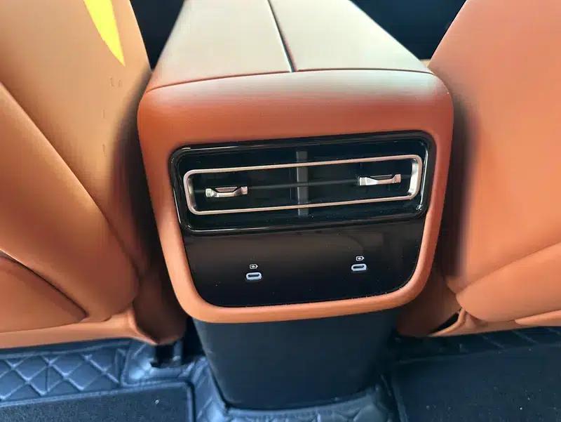 Jetour Mountain & Sea L7 PLUS 2026 Model 220km/h Electric 7-Seater Flagship Edition — миниатюра 9