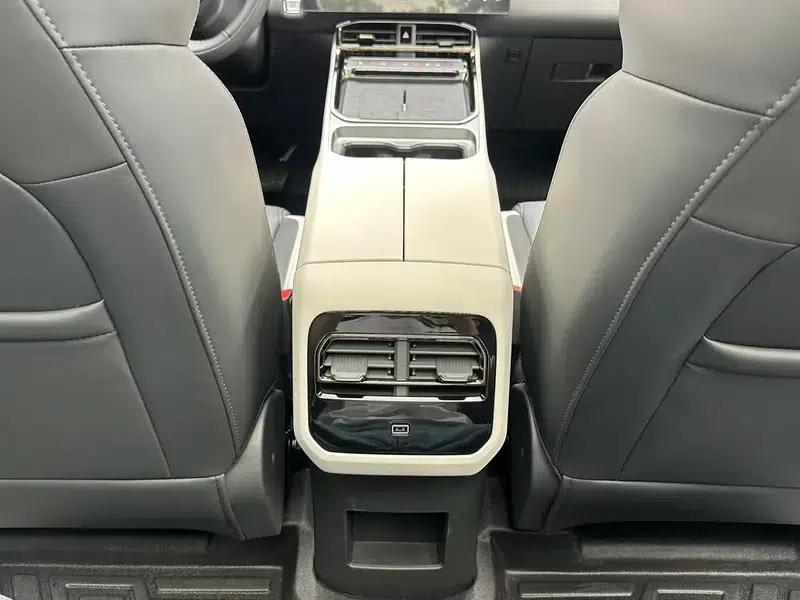 Jetour Mountain & Sea L6 2024 1.5TD DHT MAX — миниатюра 17