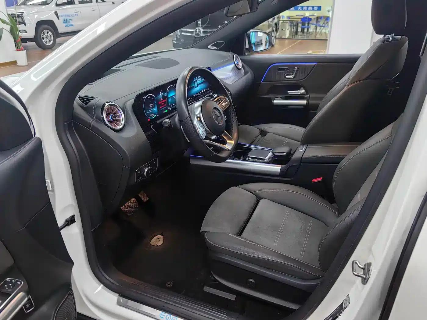 Mercedes-Benz EQA 2022 EQA 300 4MATIC First Edition — миниатюра 11