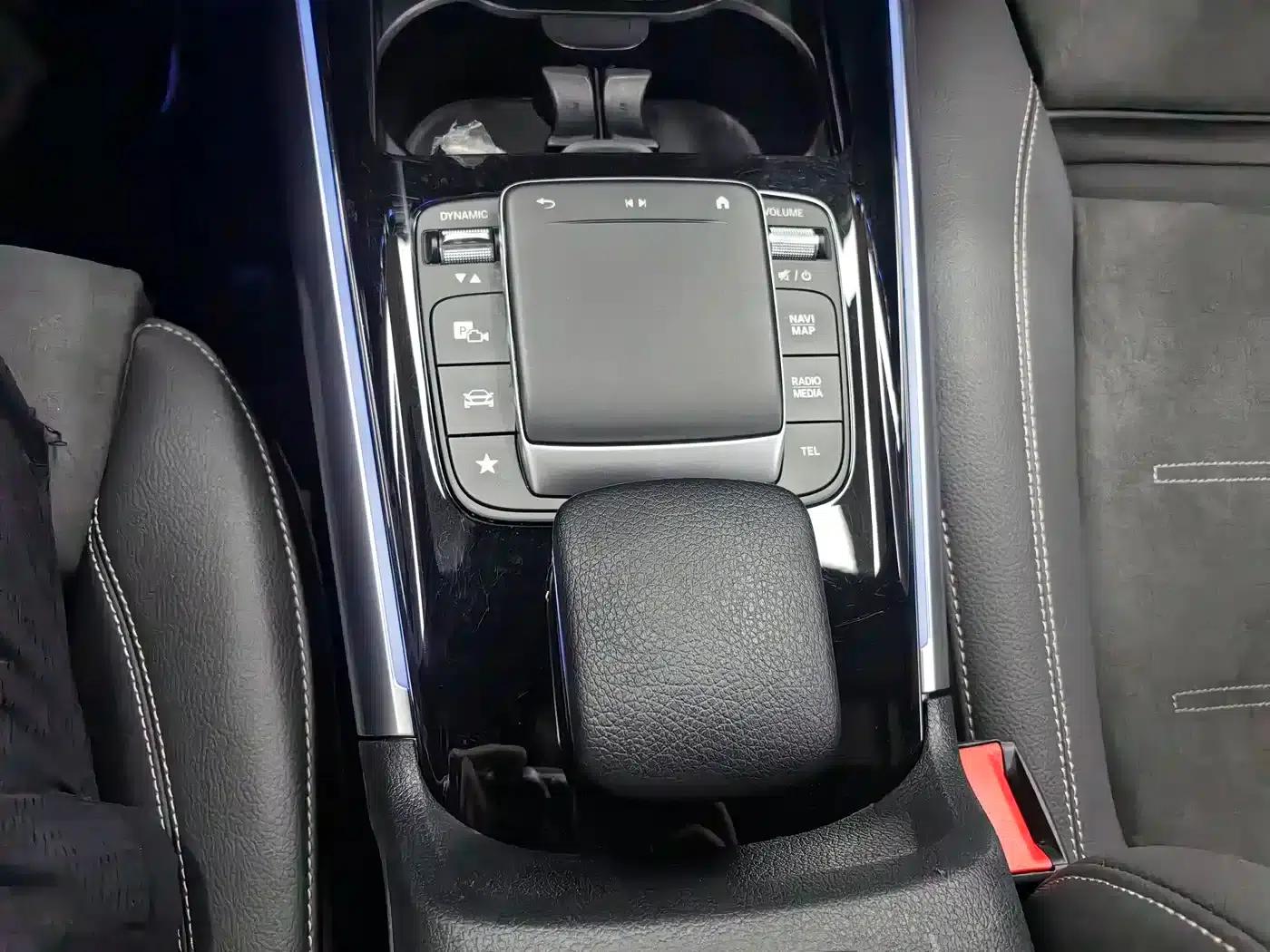 Mercedes-Benz EQA 2022 EQA 300 4MATIC First Edition — миниатюра 17
