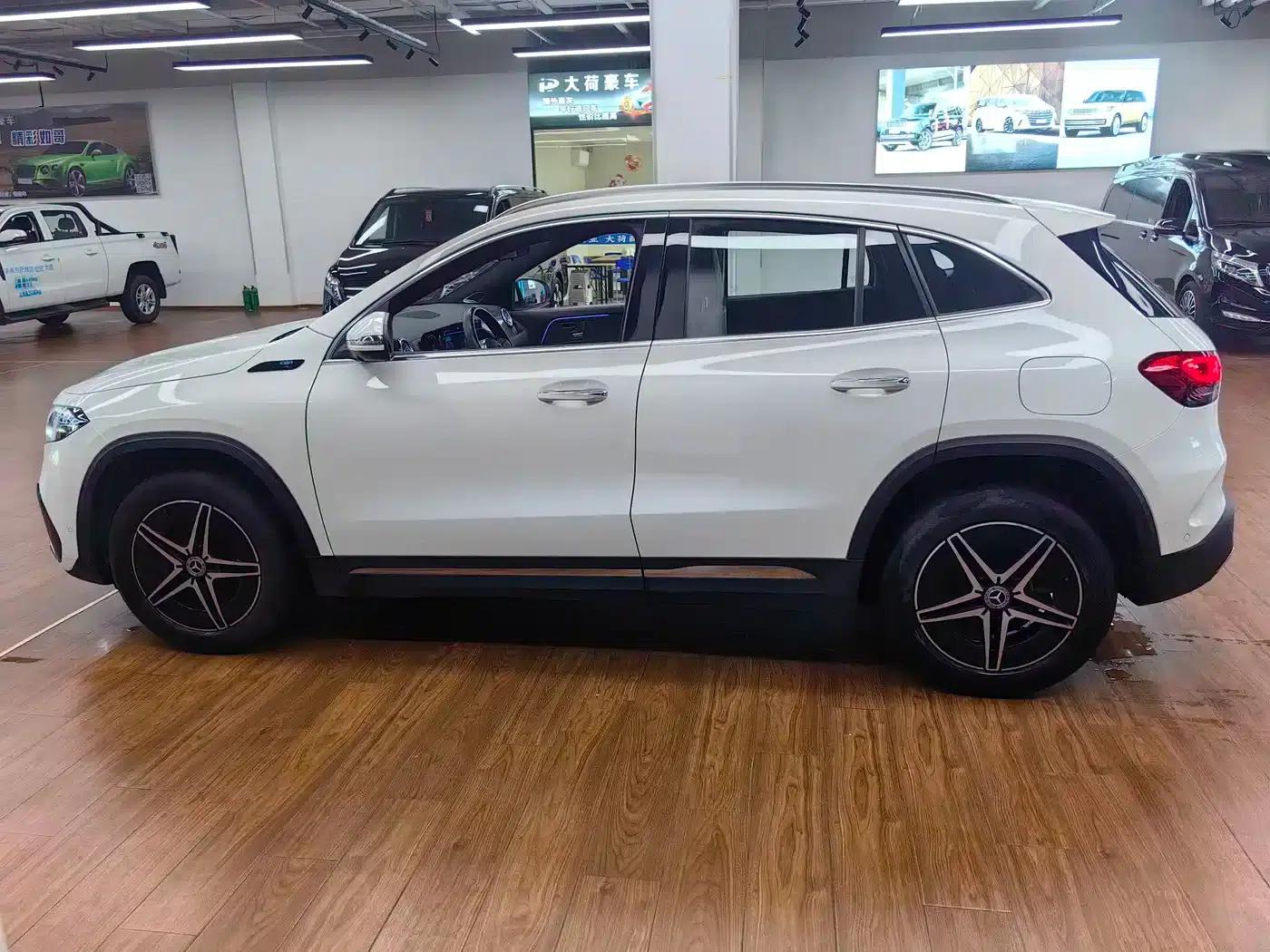 Mercedes-Benz EQA 2022 EQA 300 4MATIC First Edition — миниатюра 8