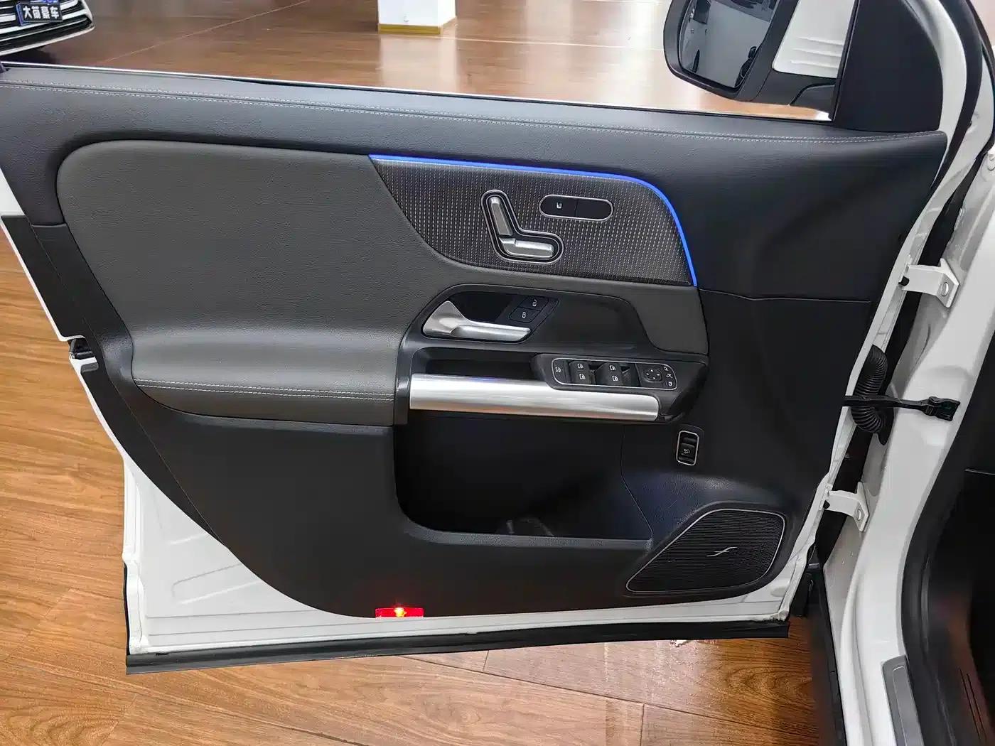 Mercedes-Benz EQA 2022 EQA 300 4MATIC First Edition — миниатюра 9
