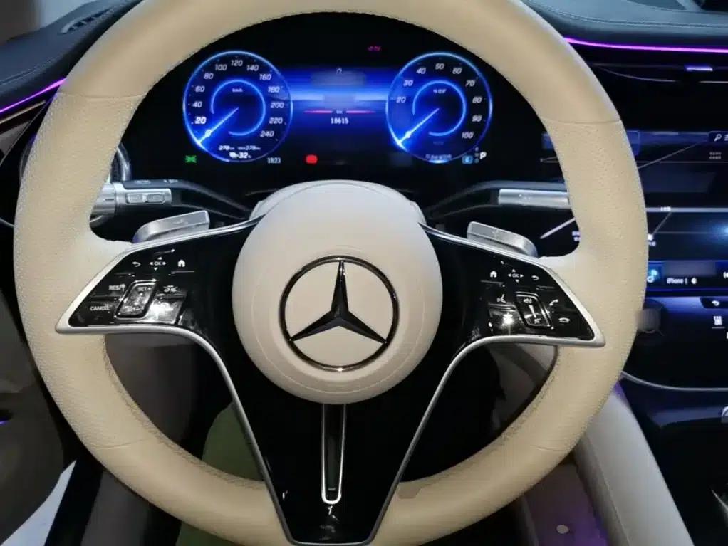 Mercedes-Benz EQS SUV 2023 Model 450+ — миниатюра 11