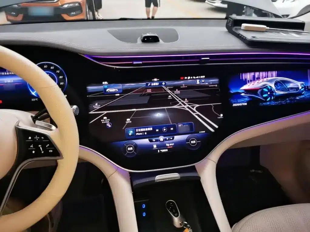 Mercedes-Benz EQS SUV 2023 Model 450+ — миниатюра 10