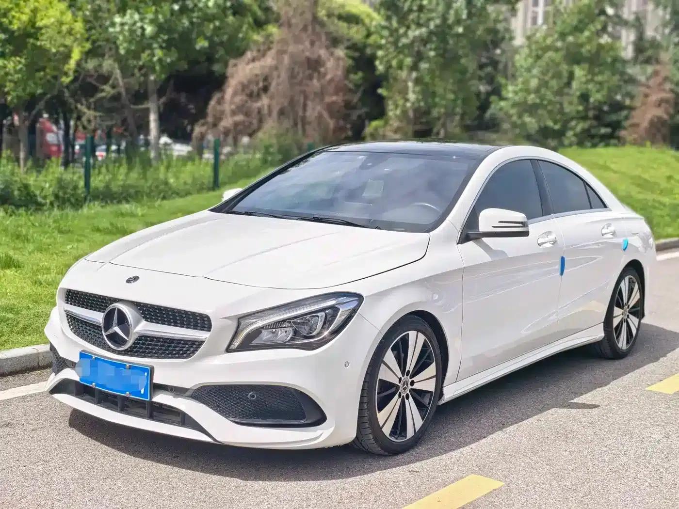 Imported Mercedes-Benz CLA 2018 CLA 200 Fashion Edition — миниатюра 1