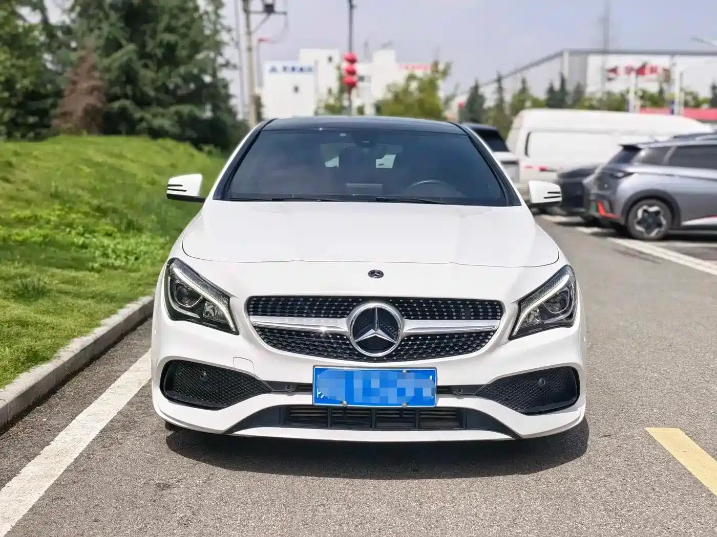 Imported Mercedes-Benz CLA 2018 CLA 200 Fashion Edition — миниатюра 2