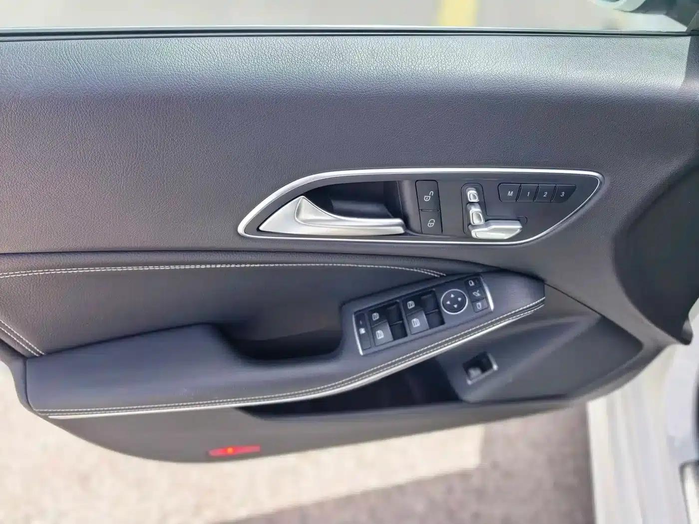 Imported Mercedes-Benz CLA 2018 CLA 200 Fashion Edition — миниатюра 12