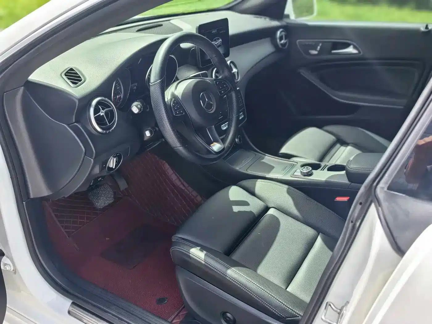 Imported Mercedes-Benz CLA 2018 CLA 200 Fashion Edition — миниатюра 4