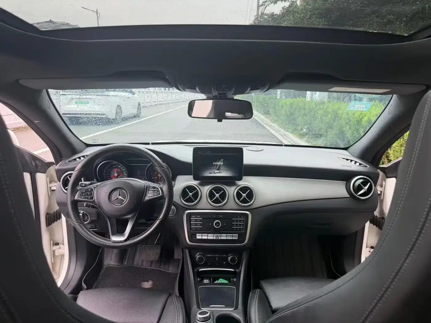 Mercedes-Benz CLA (Imported) 2017 Facelift CLA 200 Fashion Model — миниатюра 12