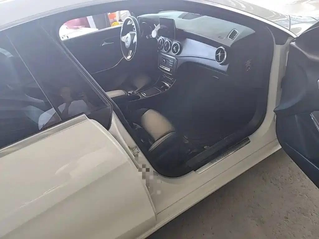 Imported Mercedes-Benz CLA 2017 CLA 200 Dynamic — миниатюра 11