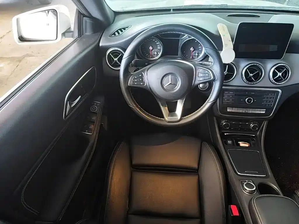 Imported Mercedes-Benz CLA 2017 CLA 200 Dynamic — миниатюра 17