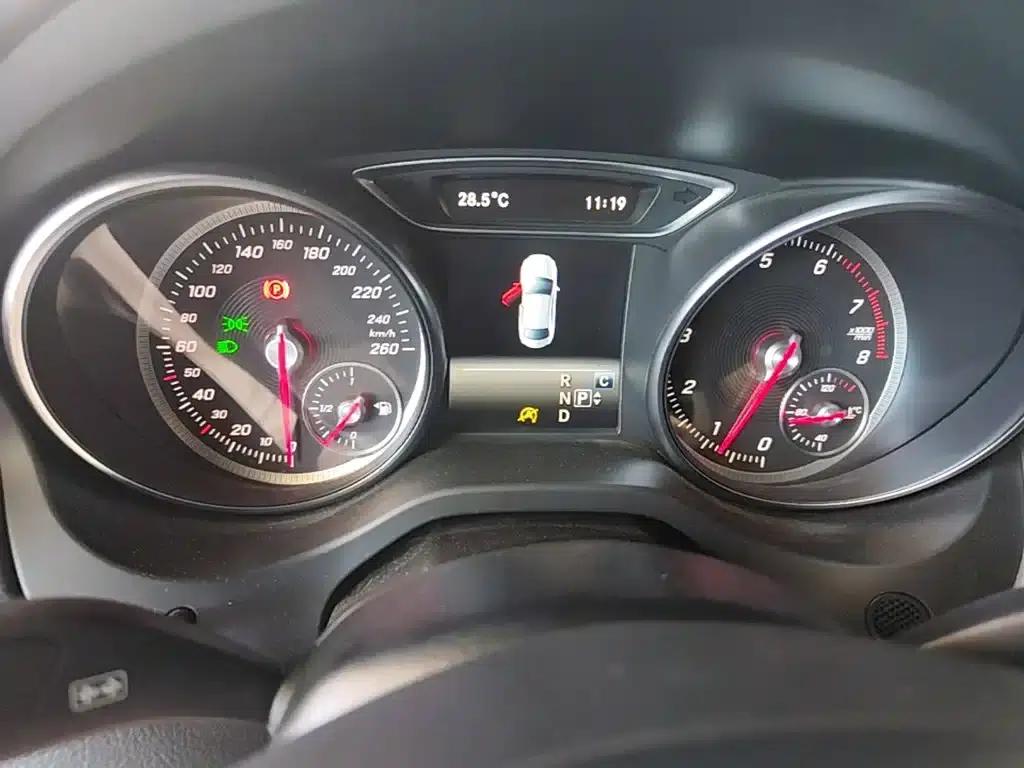 Imported Mercedes-Benz CLA 2017 CLA 200 Dynamic — миниатюра 18