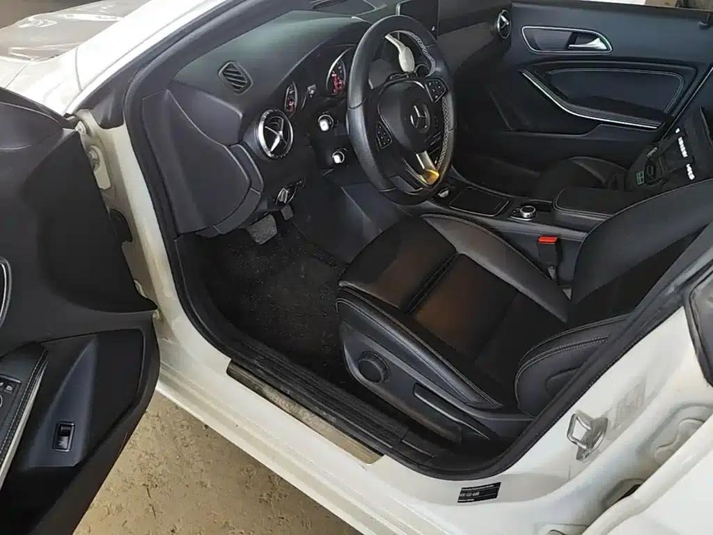 Imported Mercedes-Benz CLA 2017 CLA 200 Dynamic — миниатюра 23