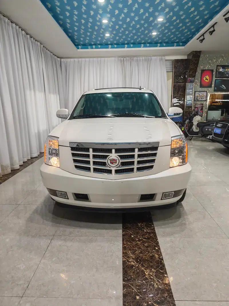 2012 Cadillac Escalade 6.0L Automatic 4WD 8-Seater (Parallel Import) — миниатюра 2