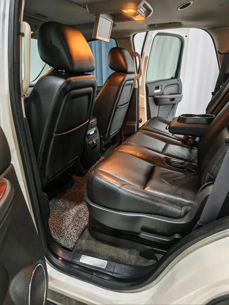 2012 Cadillac Escalade 6.0L Automatic 4WD 8-Seater (Parallel Import) — миниатюра 18