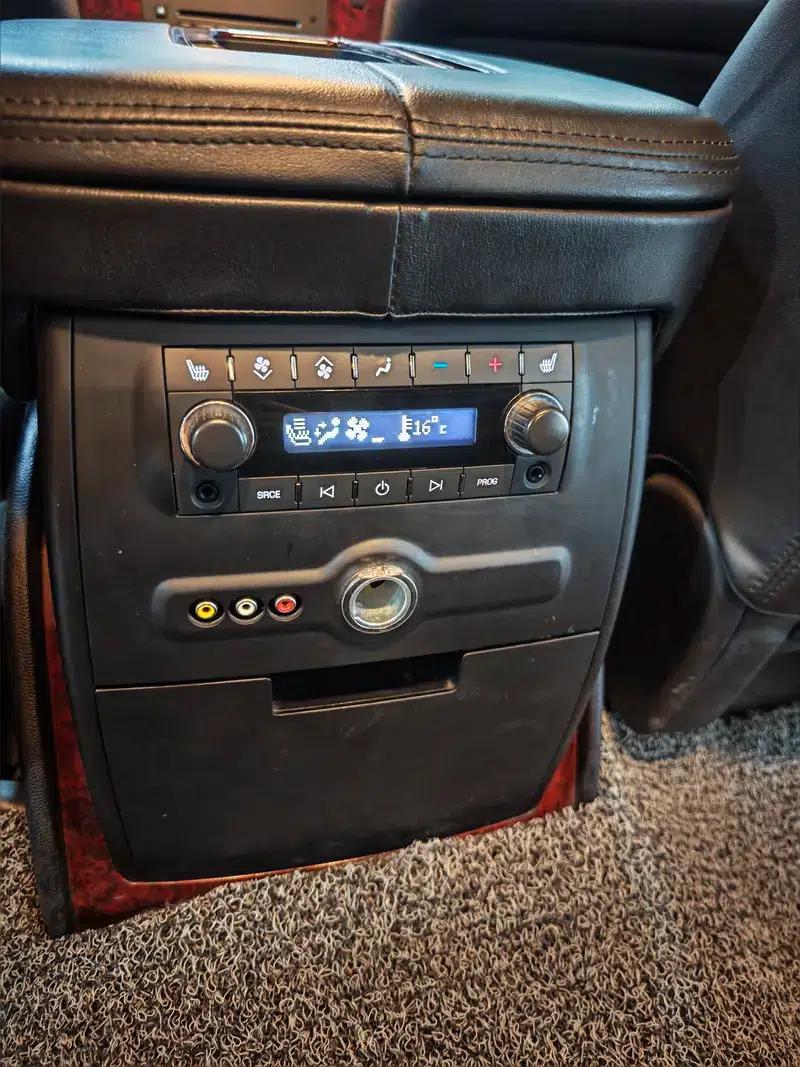 2012 Cadillac Escalade 6.0L Automatic 4WD 8-Seater (Parallel Import) — миниатюра 19