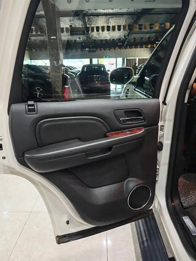 2012 Cadillac Escalade 6.0L Automatic 4WD 8-Seater (Parallel Import) — миниатюра 21