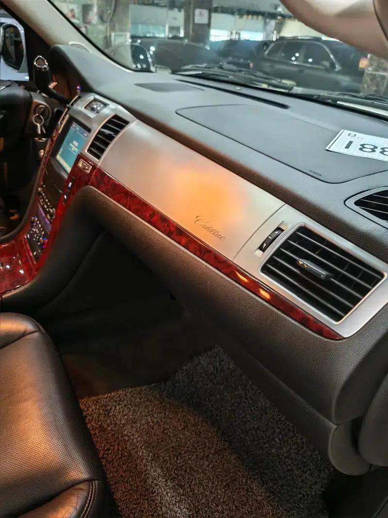 2012 Cadillac Escalade 6.0L Automatic 4WD 8-Seater (Parallel Import) — миниатюра 28