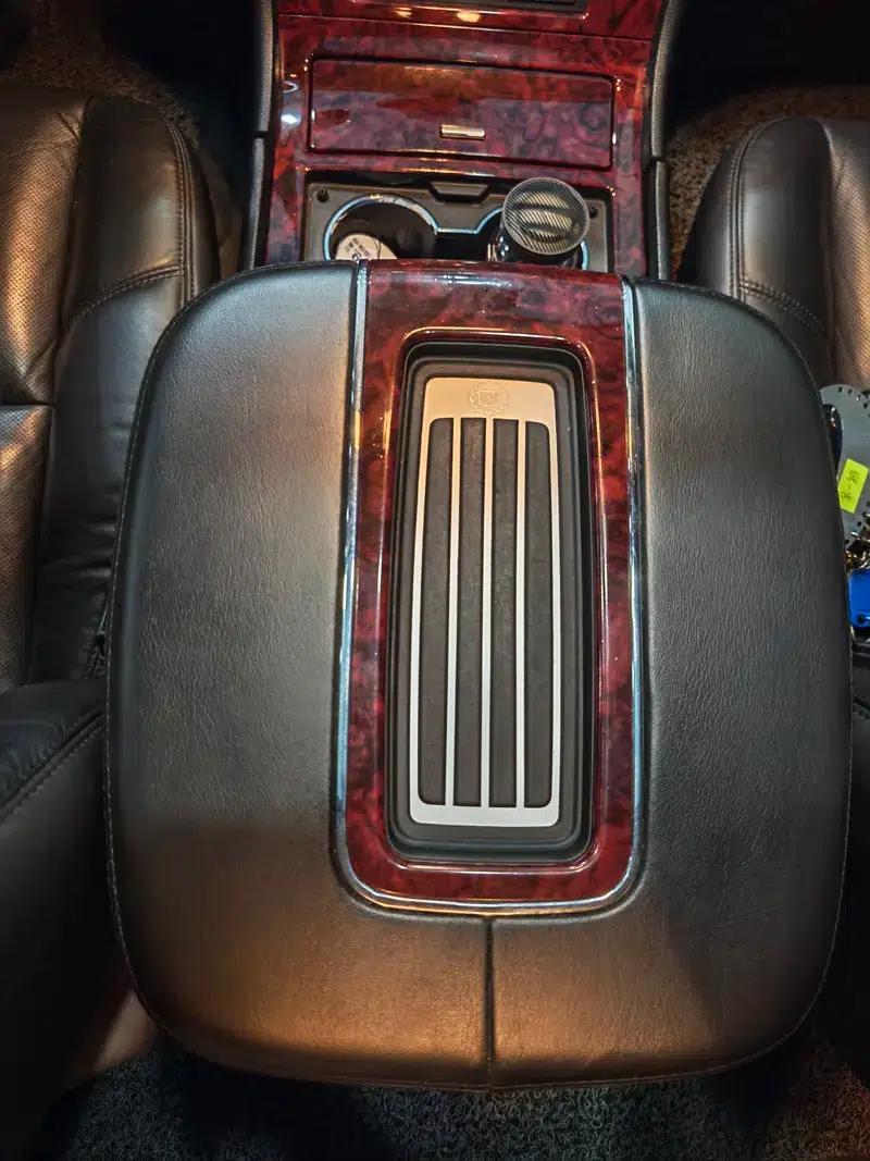 2012 Cadillac Escalade 6.0L Automatic 4WD 8-Seater (Parallel Import) — миниатюра 37
