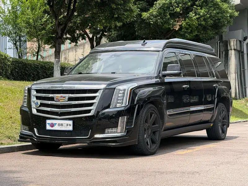 2017 Cadillac Escalade 6.2L Automatic 4WD 4-seater (Parallel Import) — миниатюра 1