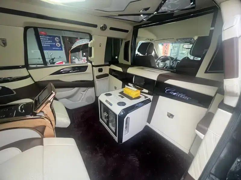 2016 Cadillac Escalade 6.2L Automatic 4WD 4-seater (Parallel Import) — миниатюра 12