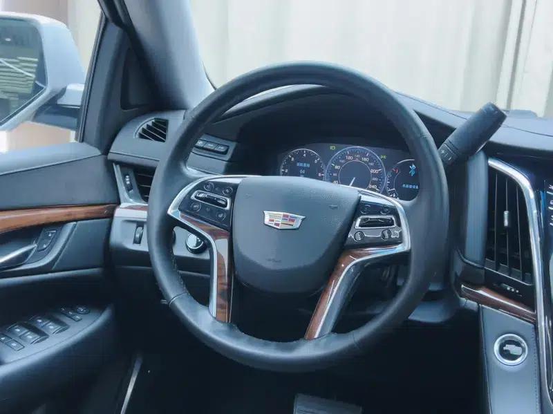2016 Cadillac Escalade 6.2L (Parallel Import) — миниатюра 11