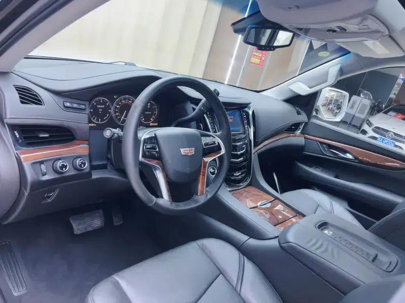 2016 Cadillac Escalade 6.2L (Parallel Import) — миниатюра 13