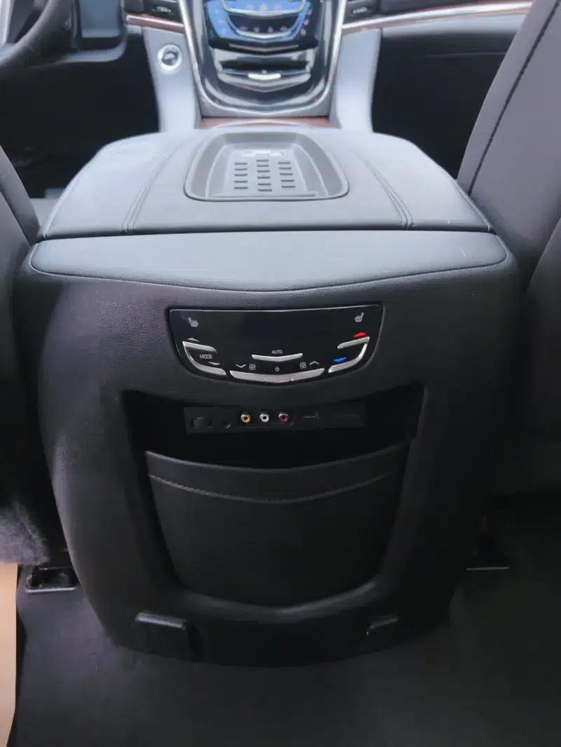 2016 Cadillac Escalade 6.2L (Parallel Import) — миниатюра 15