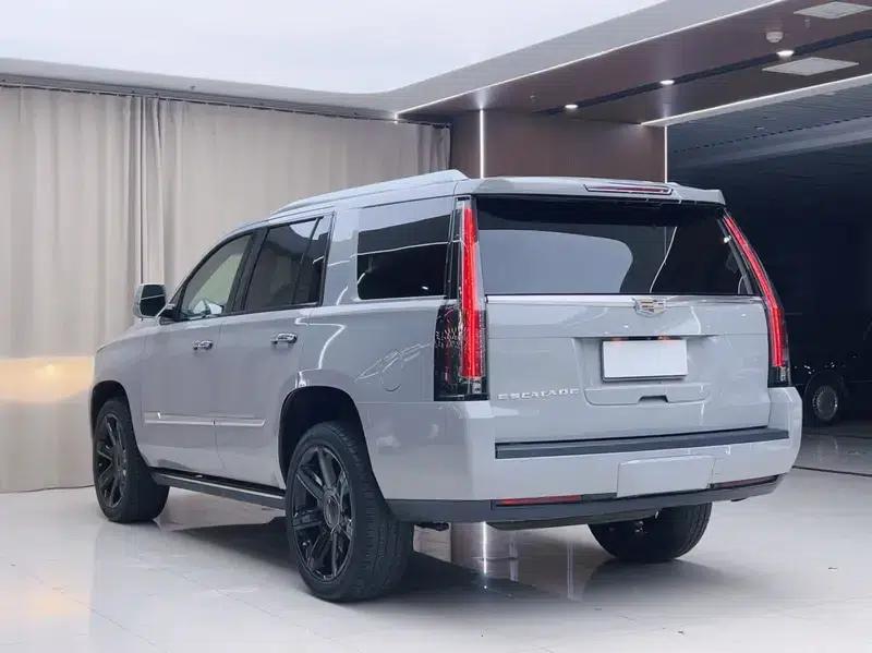 2016 Cadillac Escalade 6.2L (Parallel Import) — миниатюра 4