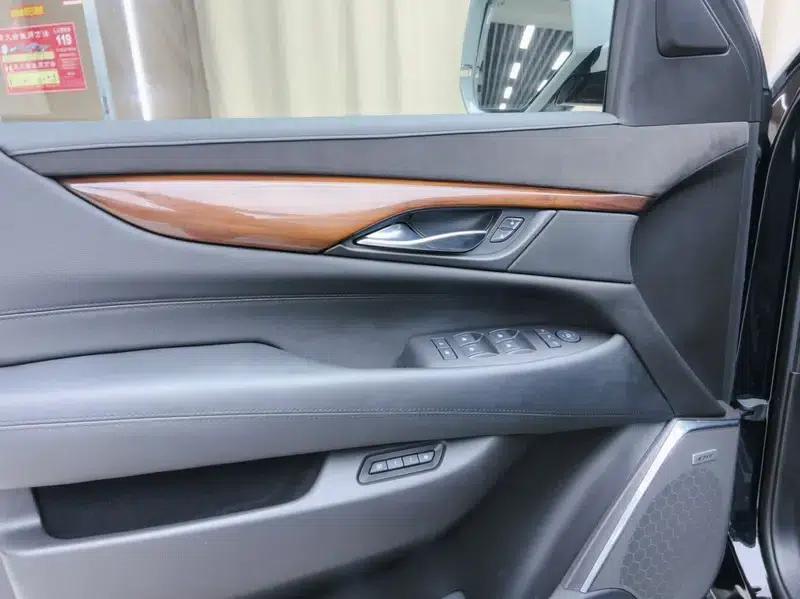 2016 Cadillac Escalade 6.2L (Parallel Import) — миниатюра 7