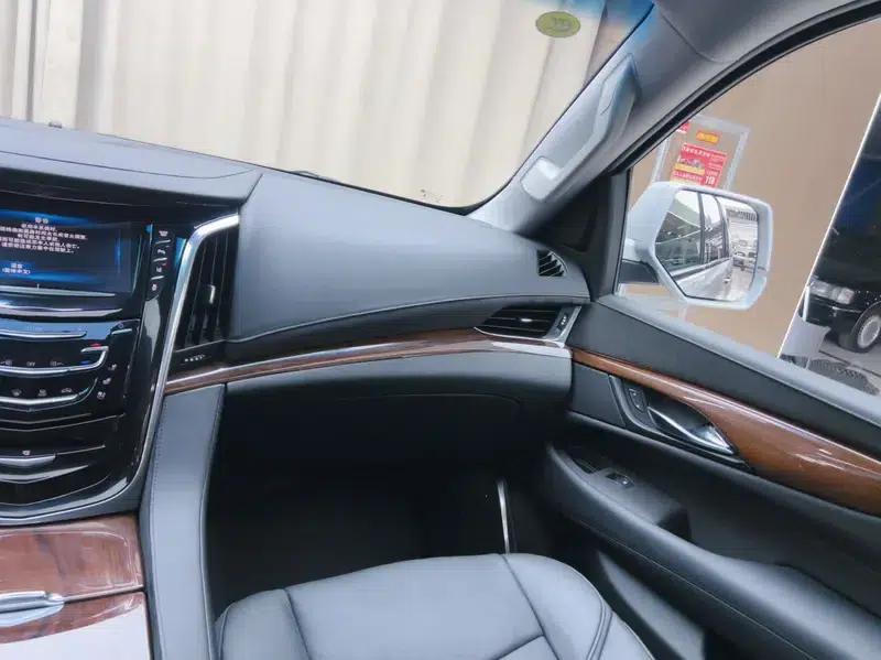 2016 Cadillac Escalade 6.2L (Parallel Import) — миниатюра 8