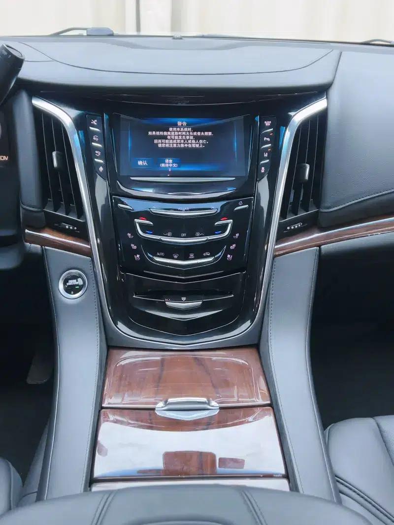 2016 Cadillac Escalade 6.2L (Parallel Import) — миниатюра 9