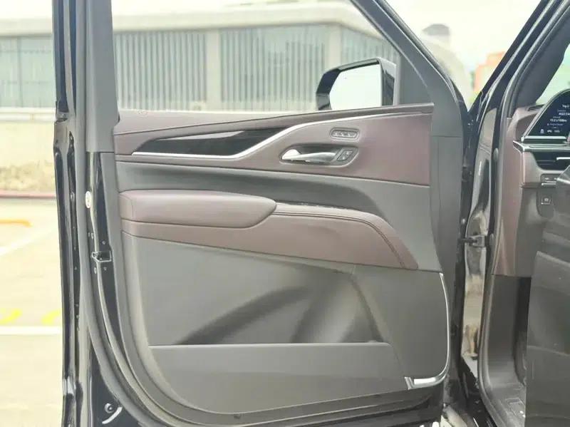 2023 Cadillac Escalade 6.2L Automatic 4WD 7-Seater (Parallel Import) — миниатюра 18