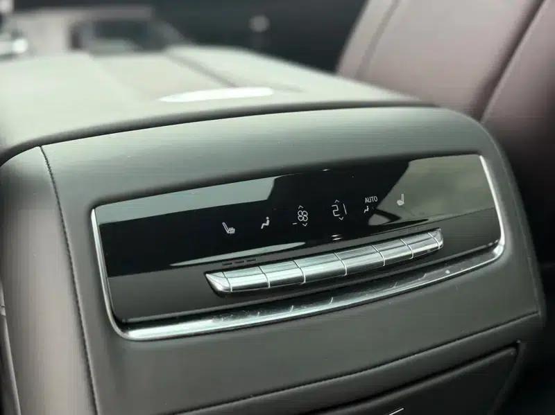 2023 Cadillac Escalade 6.2L Automatic 4WD 7-Seater (Parallel Import) — миниатюра 9