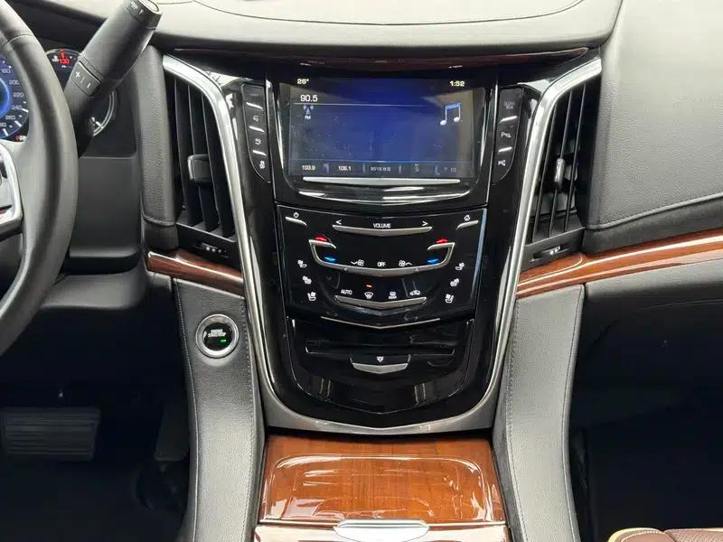 2017 Cadillac Escalade 6.2L ESV Platinum Edition Extended Wheelbase — миниатюра 12