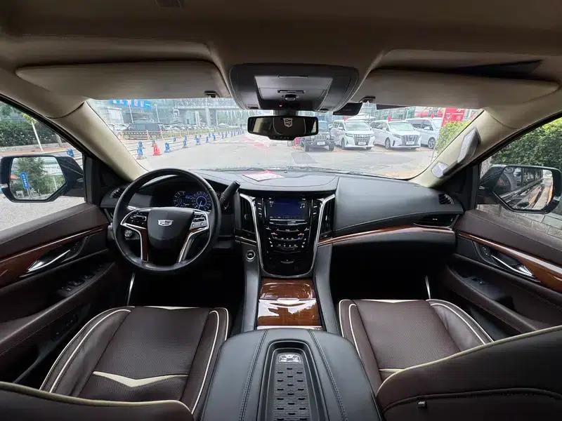 2017 Cadillac Escalade 6.2L ESV Platinum Edition Extended Wheelbase — миниатюра 13