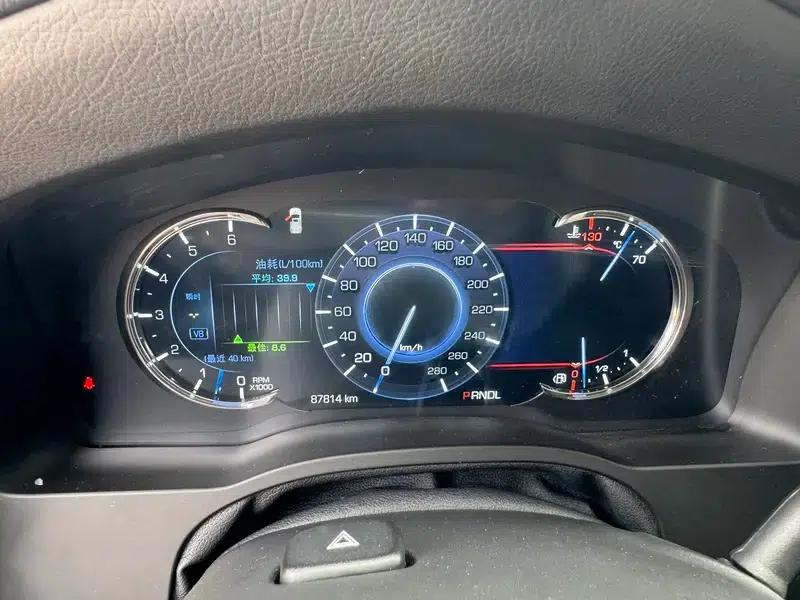 2017 Cadillac Escalade 6.2L ESV Platinum Edition Extended Wheelbase — миниатюра 14