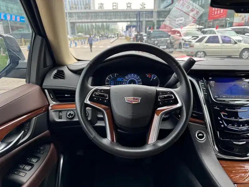 2017 Cadillac Escalade 6.2L ESV Platinum Edition Extended Wheelbase — миниатюра 15