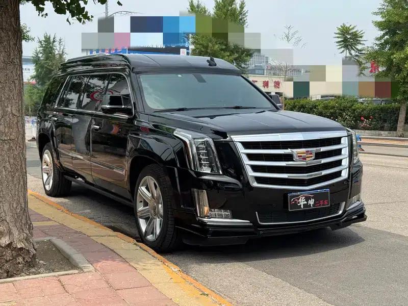 2017 Cadillac Escalade 6.2L ESV Platinum Edition Extended Wheelbase — миниатюра 3