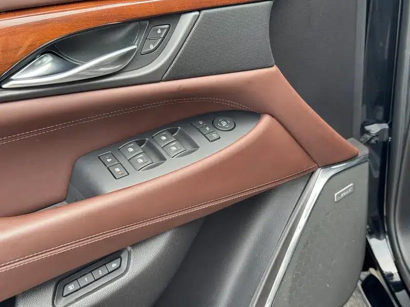 2017 Cadillac Escalade 6.2L ESV Platinum Edition Extended Wheelbase — миниатюра 23