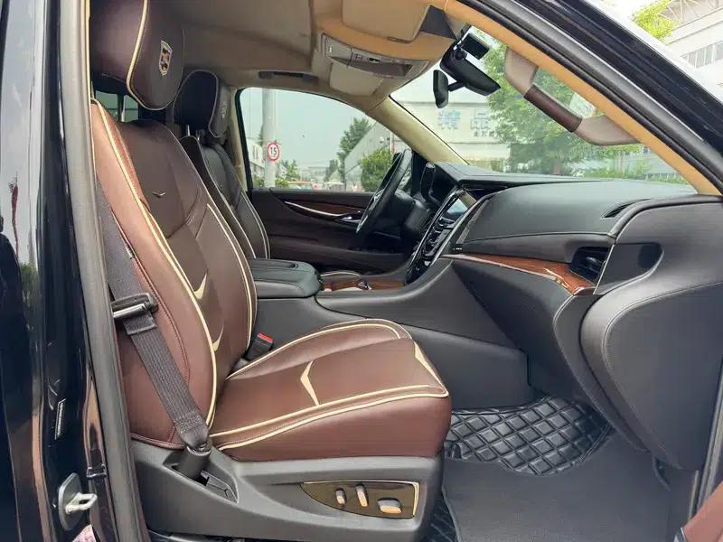 2017 Cadillac Escalade 6.2L ESV Platinum Edition Extended Wheelbase — миниатюра 29