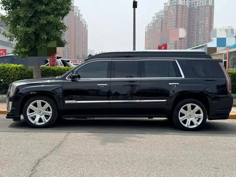 2017 Cadillac Escalade 6.2L ESV Platinum Edition Extended Wheelbase — миниатюра 4