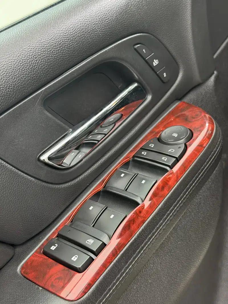 2010 Cadillac Escalade 6.0 Hybrid — миниатюра 17