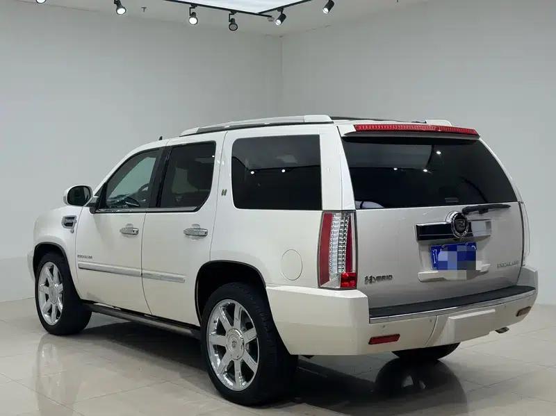 2010 Cadillac Escalade 6.0 Hybrid — миниатюра 4