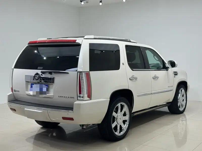 2010 Cadillac Escalade 6.0 Hybrid — миниатюра 6