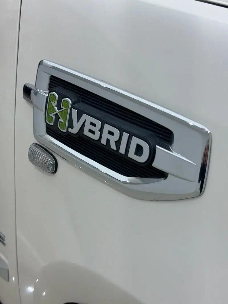 2010 Cadillac Escalade 6.0 Hybrid — миниатюра 8