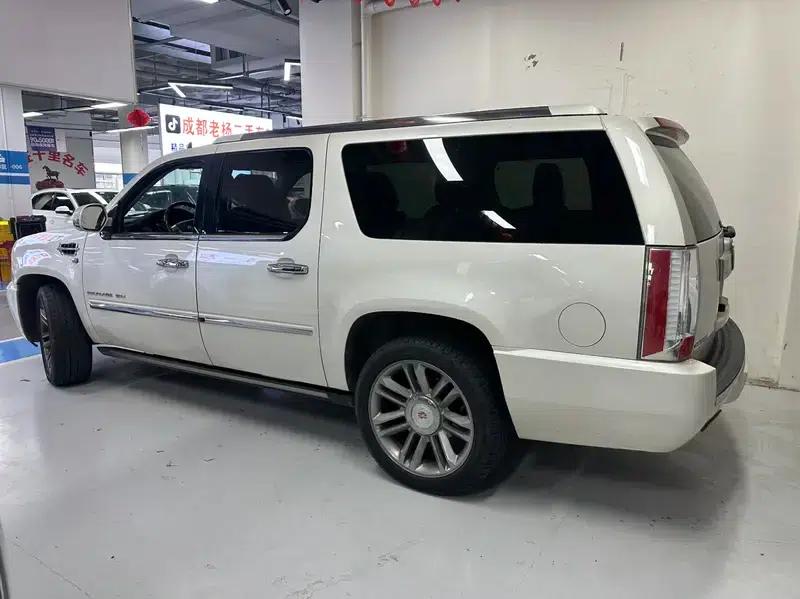 2013 Cadillac Escalade ESV Platinum Edition Extended Wheelbase — миниатюра 3